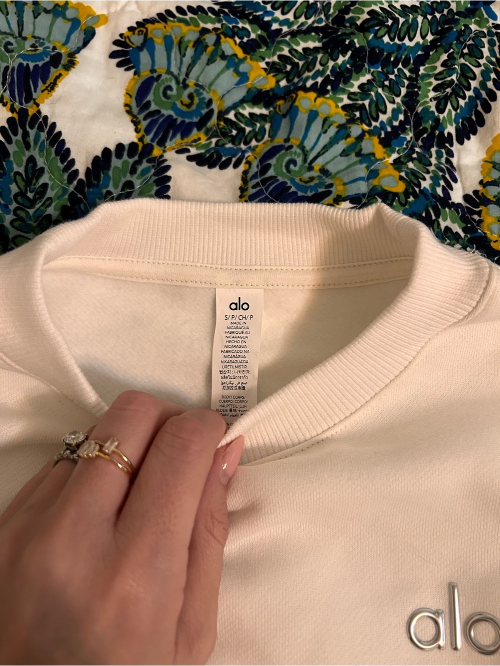 ALO Yoga Cropped Accolade Crewneck - Picture 4 of 6
